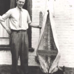 Mit Stören wurde in der Prinzenstraße 25 gehandelt. Davon zeugt noch heute die Hausmarke an dem Gebäude. Reimer Eberhardt stellte das Geschäft später auf Lebensmittel und Feinkost um. Foto ca. 1952